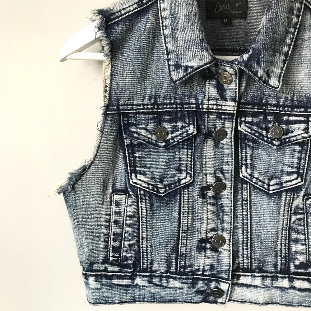 Cropped Acid Wash Denim Vest - Picture 4 of 6